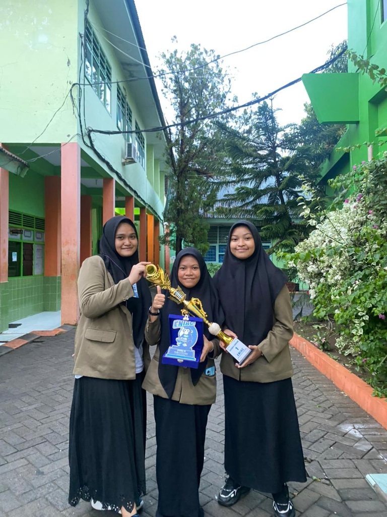 Juara 3 lomba debat ENIAC 2023